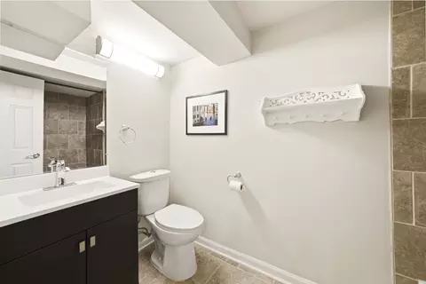Bath - 1193 Algonquin Dr, Elgin, IL 60120 photo 1 of 2