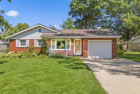 Exterior - 1193 Algonquin Dr, Elgin, IL 60120 photo 1 of 3