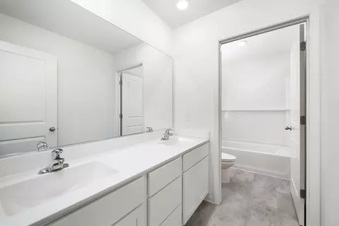 Bath - 6722 Applegate Dr, Plainfield, IL 60586 photo 5 of 5