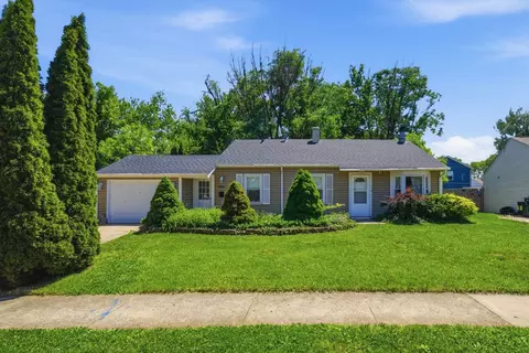 123 Edgewood Dr, Streamwood, IL 60107