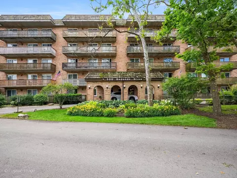 500 Redondo Rd #109, Downers Grove, IL 60516