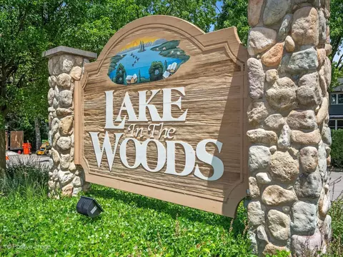 500 Redondo Rd #109, Downers Grove, IL 60516