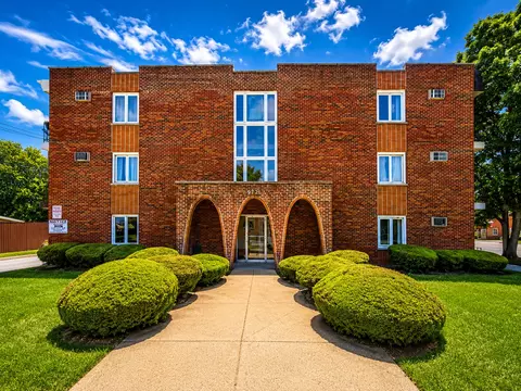9721 S Cicero Ave #3E, Oak Lawn, IL 60453
