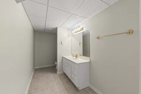 Bath - 1 S370 Winfield Rd, Wheaton, IL 60189 photo 9 of 9