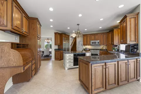 Kitchen - 1 S370 Winfield Rd, Wheaton, IL 60189 photo 1 of 5