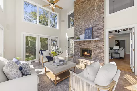 Living - 1 S370 Winfield Rd, Wheaton, IL 60189 photo 4 of 5