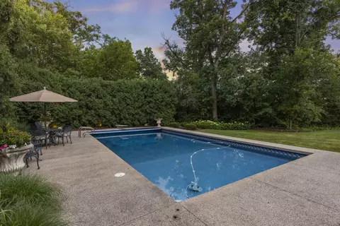 Exterior - 1 S370 Winfield Rd, Wheaton, IL 60189 photo 19 of 20