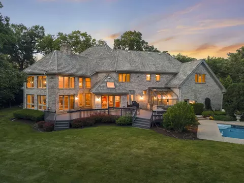 Exterior - 1 S370 Winfield Rd, Wheaton, IL 60189 photo 7 of 20