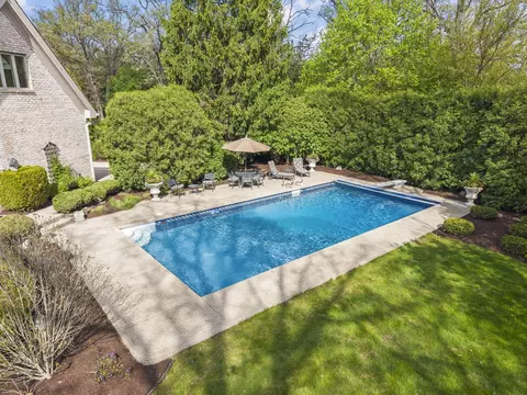 Exterior - 1 S370 Winfield Rd, Wheaton, IL 60189 photo 3 of 20