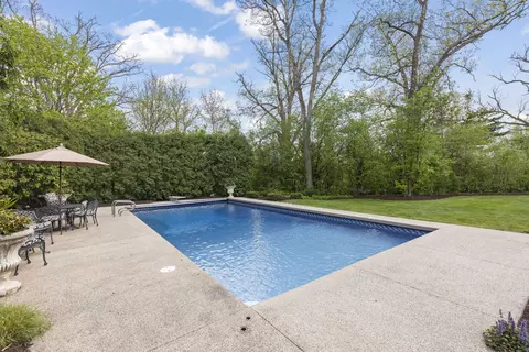 Exterior - 1 S370 Winfield Rd, Wheaton, IL 60189 photo 18 of 20