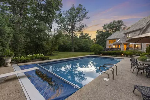 Exterior - 1 S370 Winfield Rd, Wheaton, IL 60189 photo 17 of 20