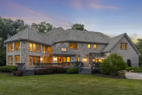 Exterior - 1 S370 Winfield Rd, Wheaton, IL 60189 photo 9 of 20