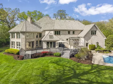 Exterior - 1 S370 Winfield Rd, Wheaton, IL 60189 photo 8 of 20