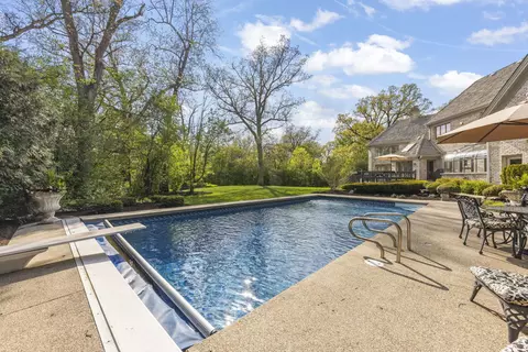 Exterior - 1 S370 Winfield Rd, Wheaton, IL 60189 photo 16 of 20
