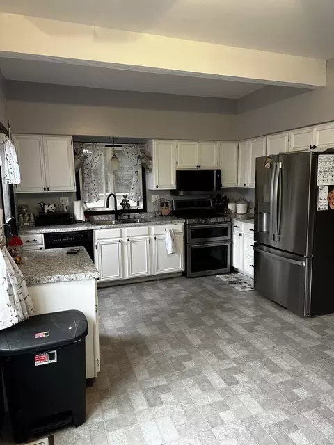 Kitchen - 407 N Genesee St, Morrison, IL 61270 photo 3 of 3