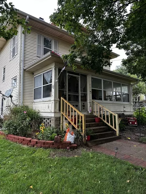 407 N Genesee St, Morrison, IL 61270