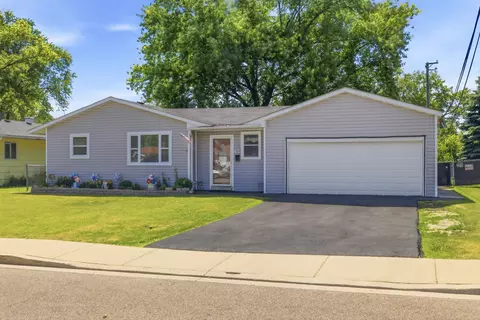 41 Austin Ave, Carpentersville, IL 60110