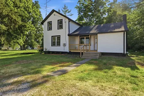 390 N East Ave N, Amboy, IL 61310