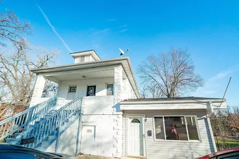 1312 Elizabeth St, Joliet, IL 60435