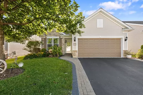 860 Cascade Falls Dr, Elgin, IL 60124