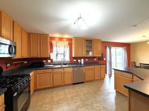 1515 Eagle Bluff Dr, Bourbonnais, IL 60914 photo 6