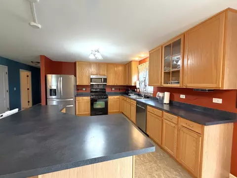 1515 Eagle Bluff Dr, Bourbonnais, IL 60914 photo 5