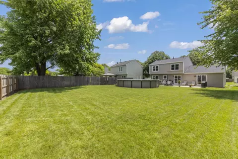 Exterior - 3020 Middlebury Ct, Aurora, IL 60504 photo 4 of 4