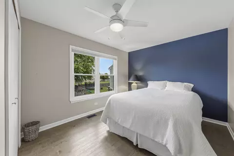 Bedroom - 3020 Middlebury Ct, Aurora, IL 60504 photo 3 of 4