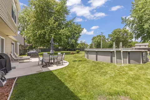 Exterior - 3020 Middlebury Ct, Aurora, IL 60504 photo 2 of 4