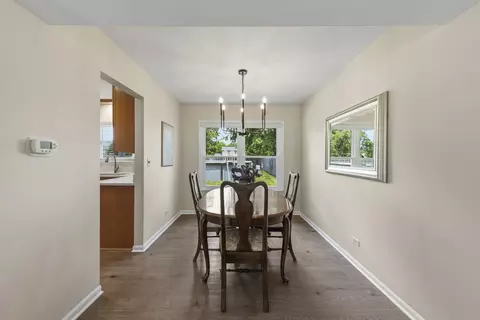Dining - 3020 Middlebury Ct, Aurora, IL 60504 photo 1 of 2