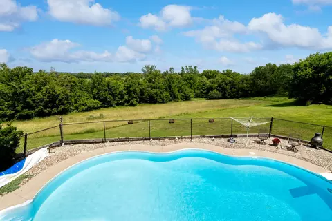 Exterior - 1698 100th Ave, Aledo, IL 61231 photo 5 of 11