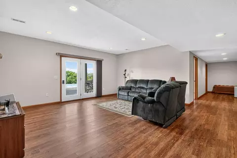Living - 1698 100th Ave, Aledo, IL 61231 photo 4 of 4