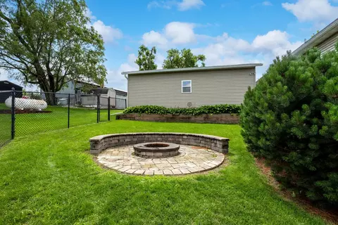 Exterior - 1698 100th Ave, Aledo, IL 61231 photo 10 of 11