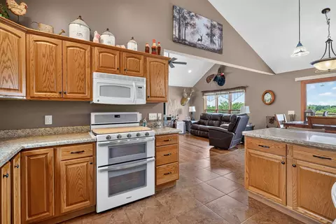 Kitchen - 1698 100th Ave, Aledo, IL 61231 photo 4 of 4