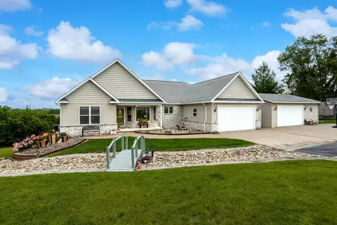 Exterior - 1698 100th Ave, Aledo, IL 61231 photo 4 of 11