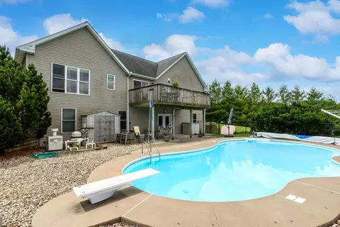 Exterior - 1698 100th Ave, Aledo, IL 61231 photo 9 of 11