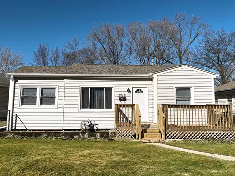 2219 Barton Blvd, Rockford, IL 61103