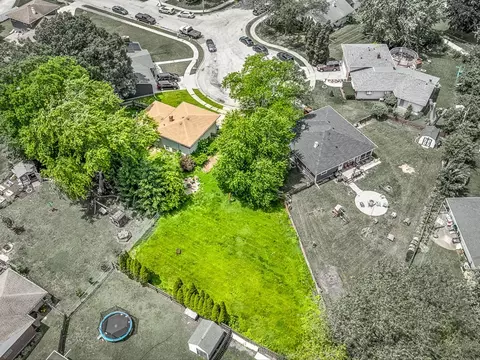 219 Walter Ct, Elgin, IL 60123 photo 19