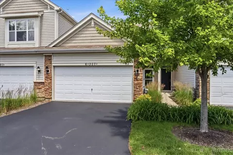 6 N307 Whitmore Cir #B, Saint Charles, IL 60174