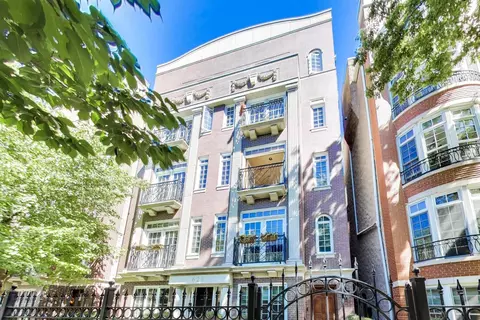 628 W Wrightwood Ave #3W, Chicago, IL 60614
