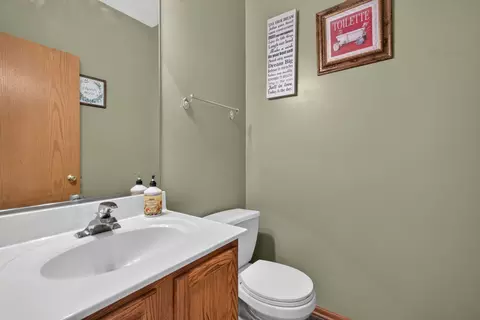 Bath - 1913 Windstone Dr, Plainfield, IL 60586 photo 1 of 6