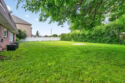 Exterior - 725 7th Ave, Addison, IL 60101 photo 4 of 7