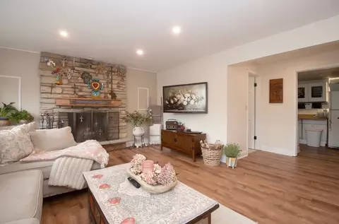 Living - 1909 E Maya Ln, Mount Prospect, IL 60056 photo 4 of 4