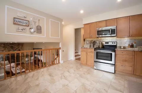Kitchen - 1909 E Maya Ln, Mount Prospect, IL 60056 photo 2 of 3