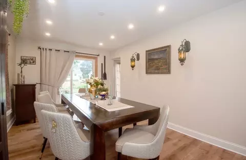 Dining - 1909 E Maya Ln, Mount Prospect, IL 60056 photo 1 of 2