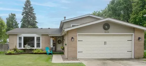 1909 E Maya Ln, Mount Prospect, IL 60056