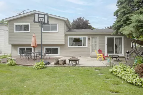 Exterior - 1909 E Maya Ln, Mount Prospect, IL 60056 photo 6 of 6