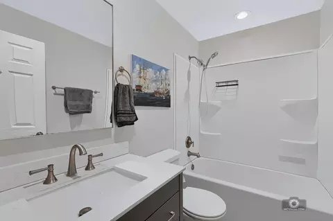Bath - 707 E 9th St, Lockport, IL 60441 photo 1 of 2