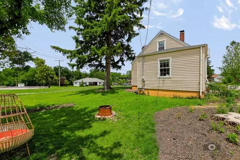 Exterior - 707 E 9th St, Lockport, IL 60441 photo 3 of 10