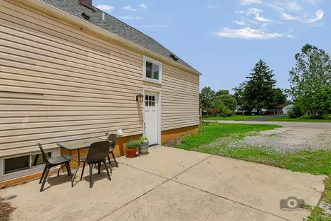 Exterior - 707 E 9th St, Lockport, IL 60441 photo 2 of 10